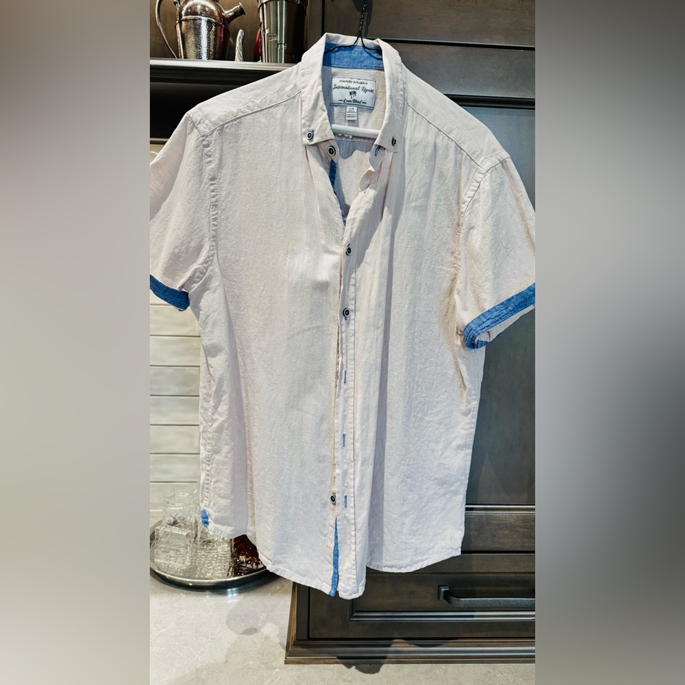 Men's White and Blue Short Sleeve Shirt